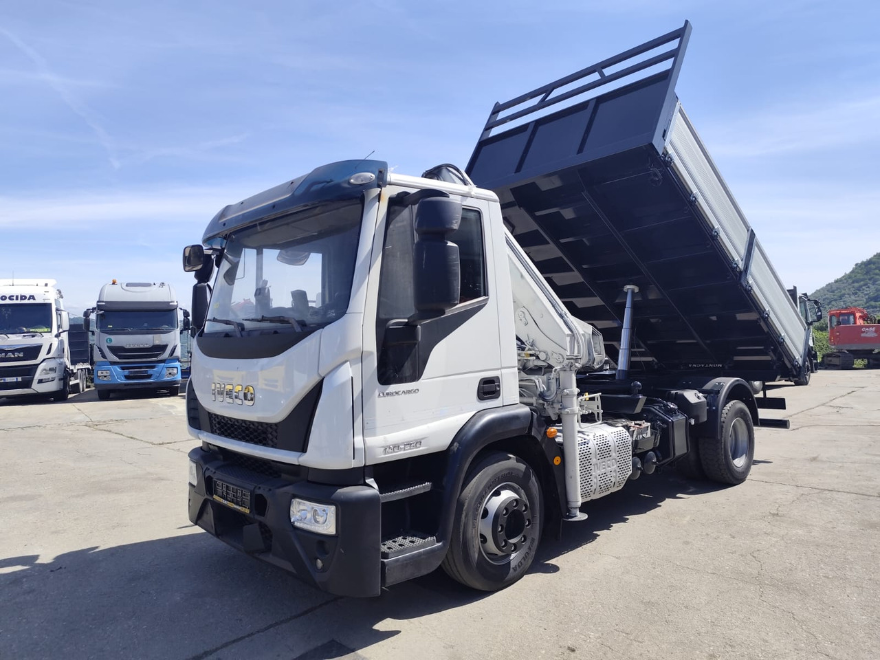 Camion cu macara IVECO EUROCARGO 140-250: Foto 1