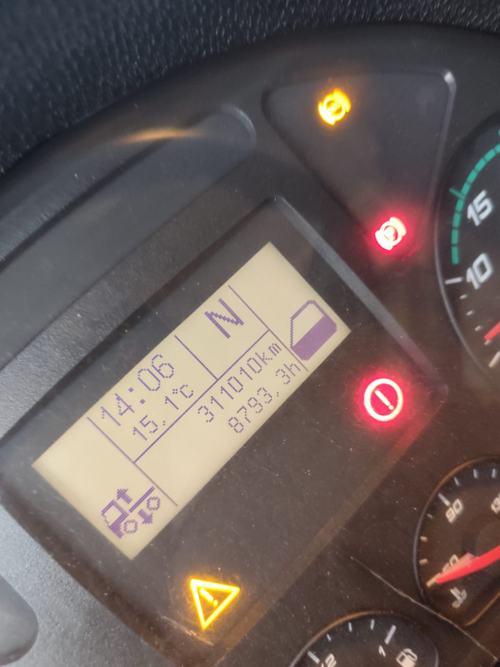 IVECO EUROCARGO 160-280 - Camion cu macara: Foto 3 IVECO EUROCARGO 160-280 - Camion cu macara: Foto 3