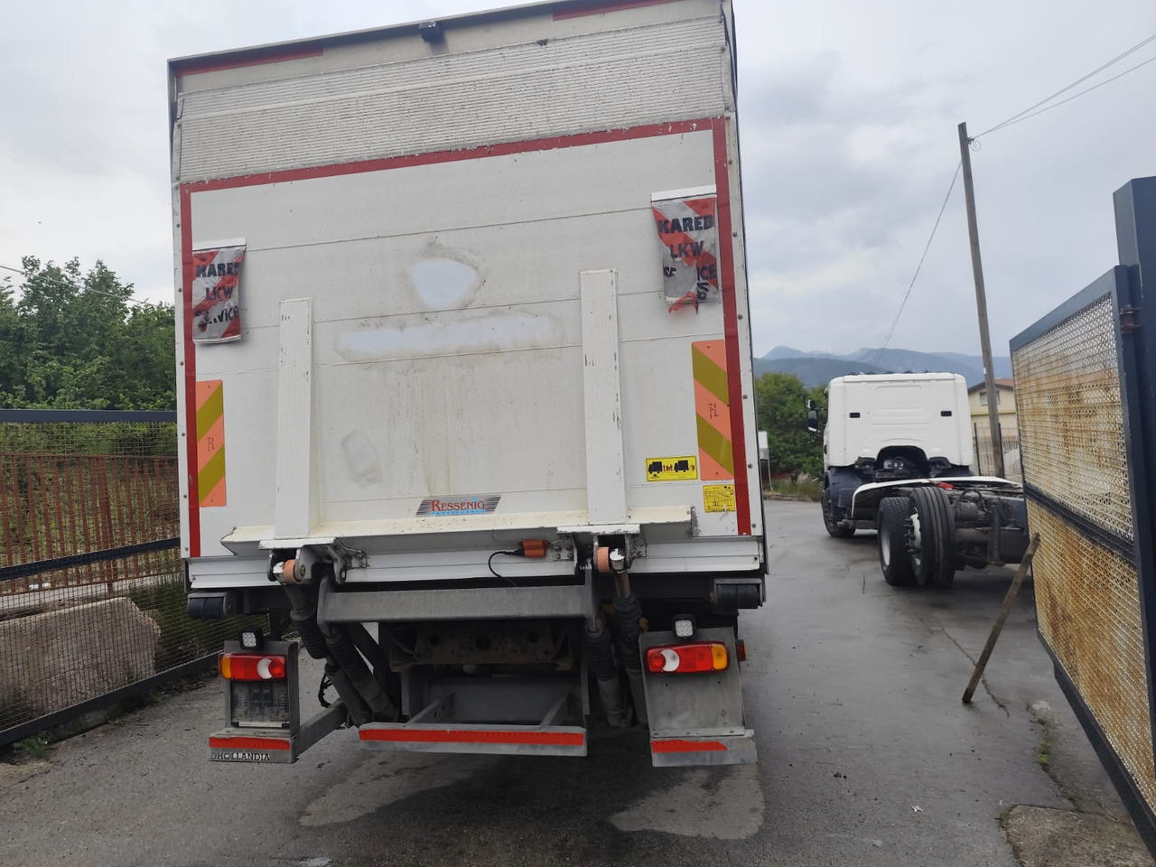 IVECO EUROCARGO 160-280 - Camion furgon, Camion cu macara: Foto 3 IVECO EUROCARGO 160-280 - Camion furgon, Camion cu macara: Foto 3