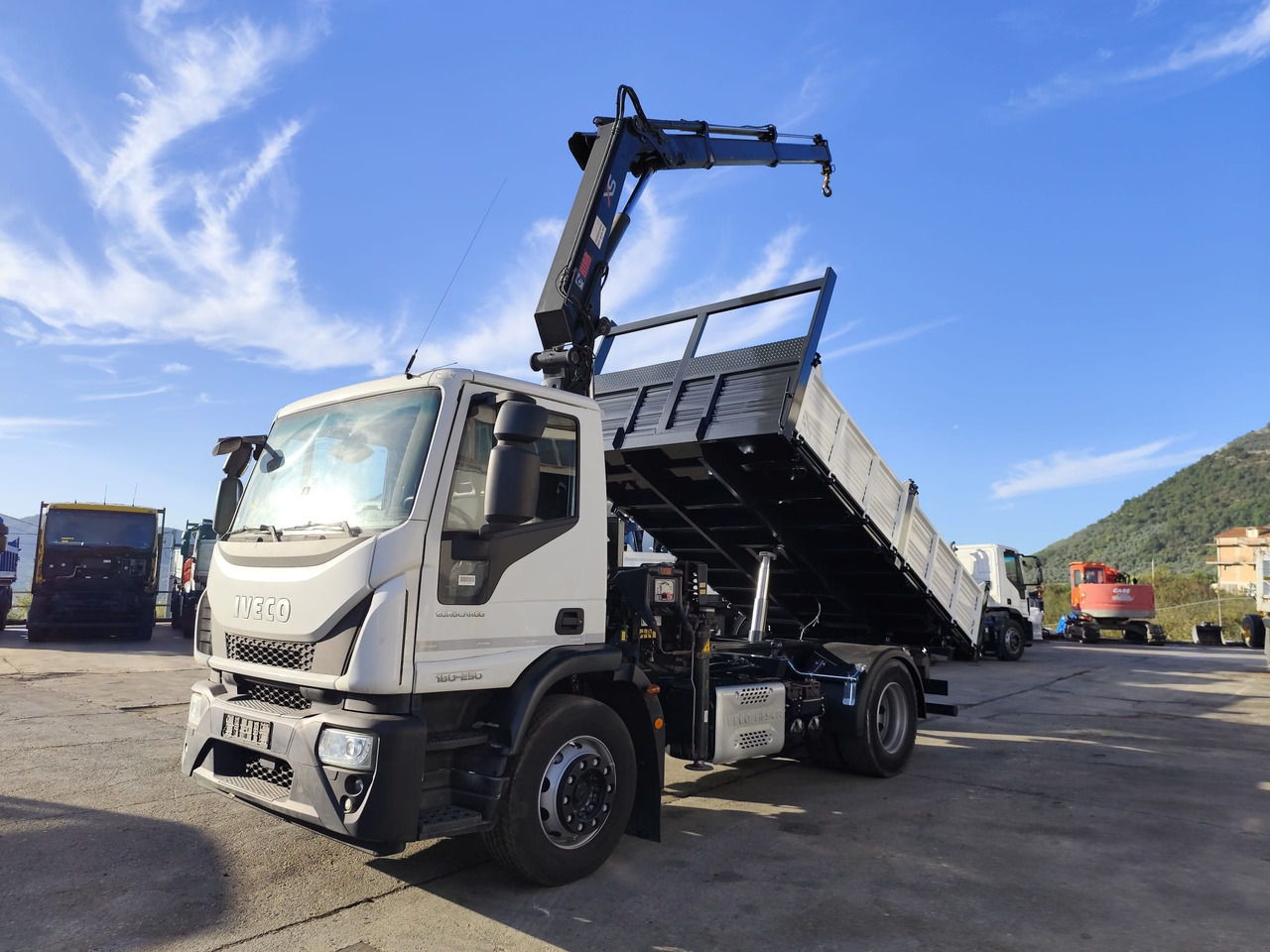 IVECO EUROCARGO 180-250 - Camion cu macara, Camion cu macara: Foto 1 IVECO EUROCARGO 180-250 - Camion cu macara, Camion cu macara: Foto 1