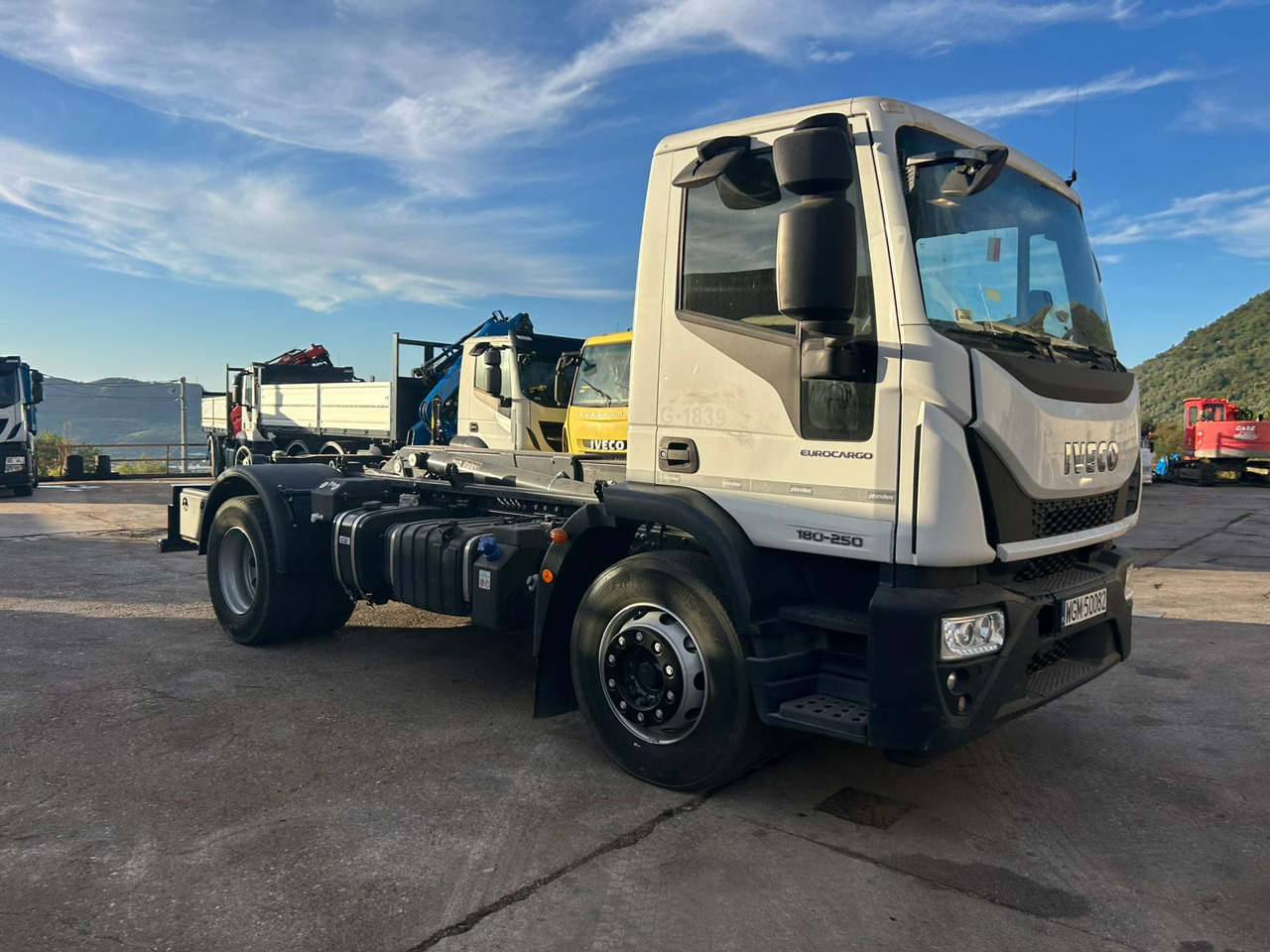IVECO EUROCARGO 180-250 - Camion cu cârlig, Camion cu macara: Foto 1 IVECO EUROCARGO 180-250 - Camion cu cârlig, Camion cu macara: Foto 1