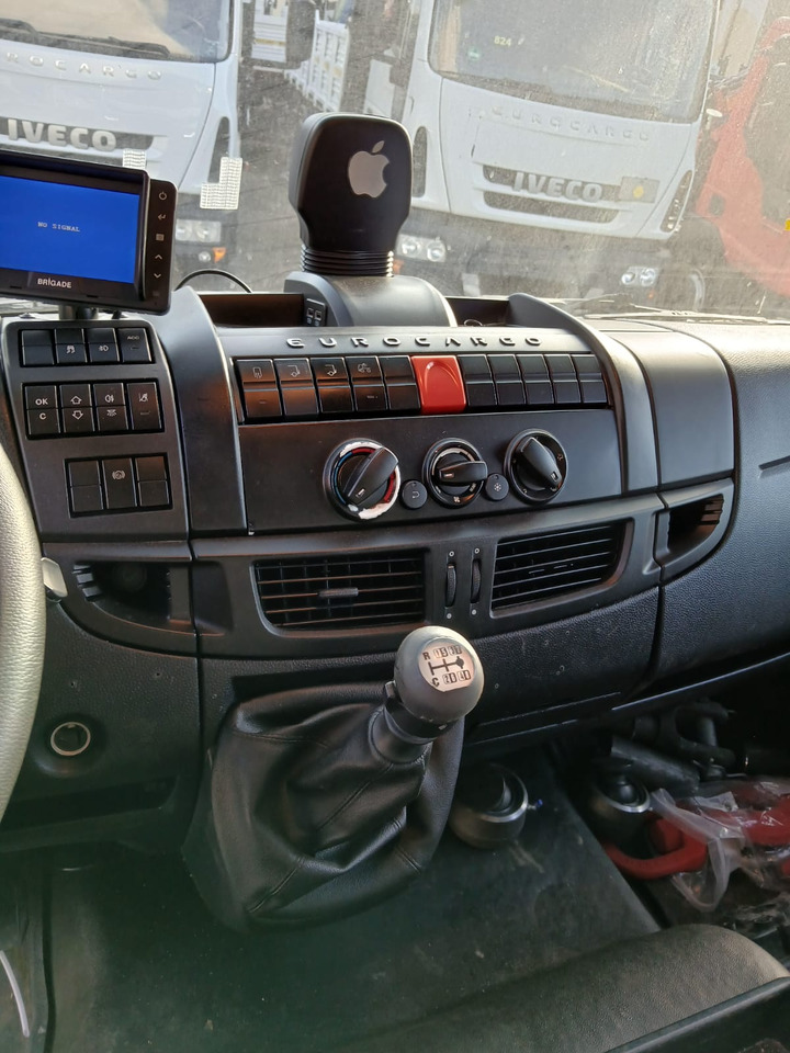 IVECO EUROCARGO 180-320 - Camion cu macara, Camion basculantă: Foto 4 IVECO EUROCARGO 180-320 - Camion cu macara, Camion basculantă: Foto 4