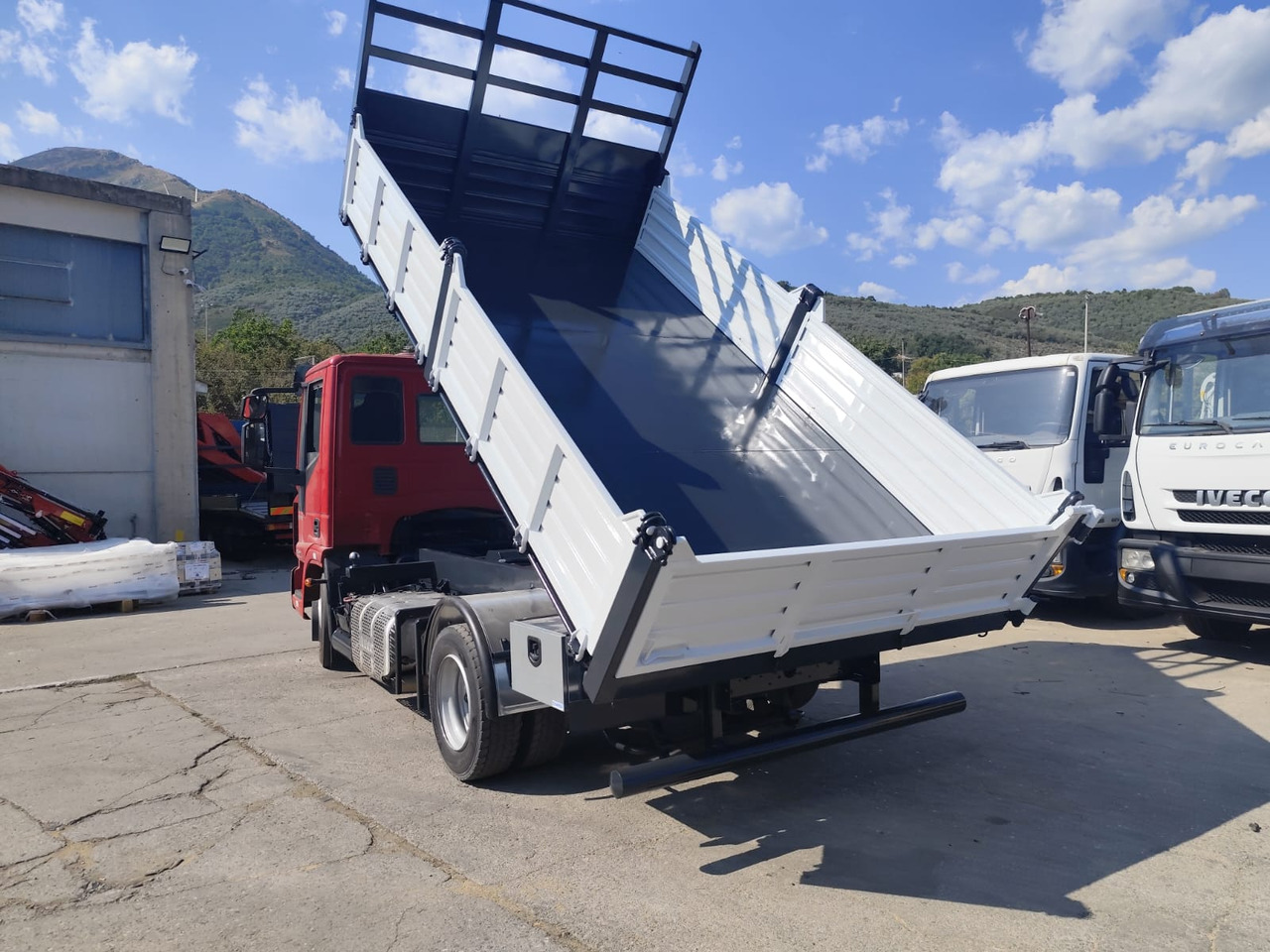 Camion şasiu IVECO EUROCARGO 80-190: Foto 37 Camion şasiu IVECO EUROCARGO 80-190: Foto 37