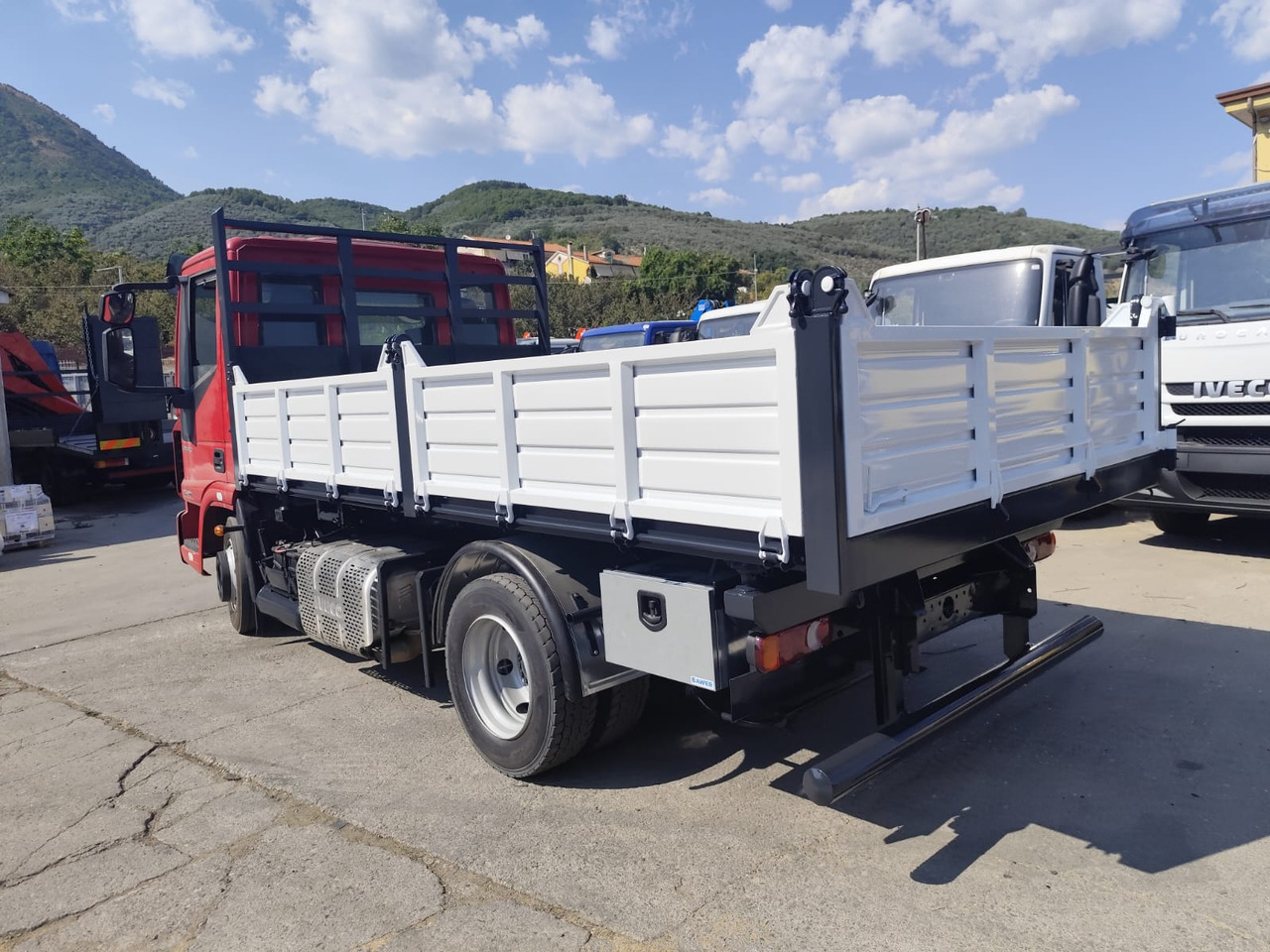 IVECO EUROCARGO 80-190 - Camion şasiu: Foto 4 IVECO EUROCARGO 80-190 - Camion şasiu: Foto 4