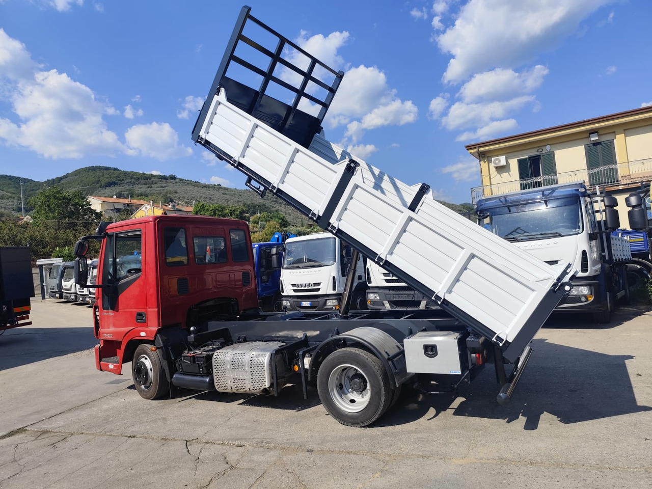 Camion şasiu IVECO EUROCARGO 80-190: Foto 35 Camion şasiu IVECO EUROCARGO 80-190: Foto 35