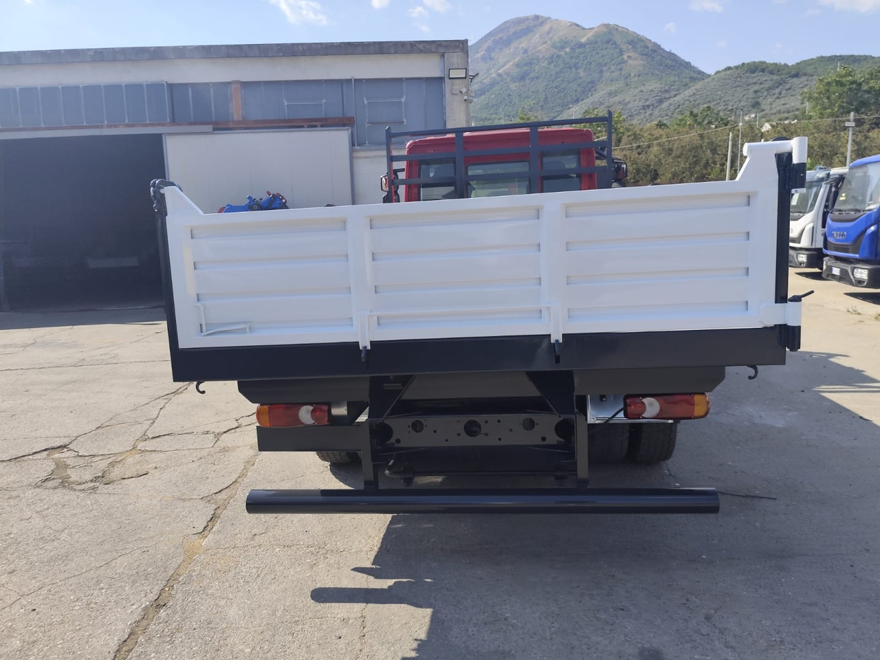 Camion şasiu IVECO EUROCARGO 80-190: Foto 8 Camion şasiu IVECO EUROCARGO 80-190: Foto 8