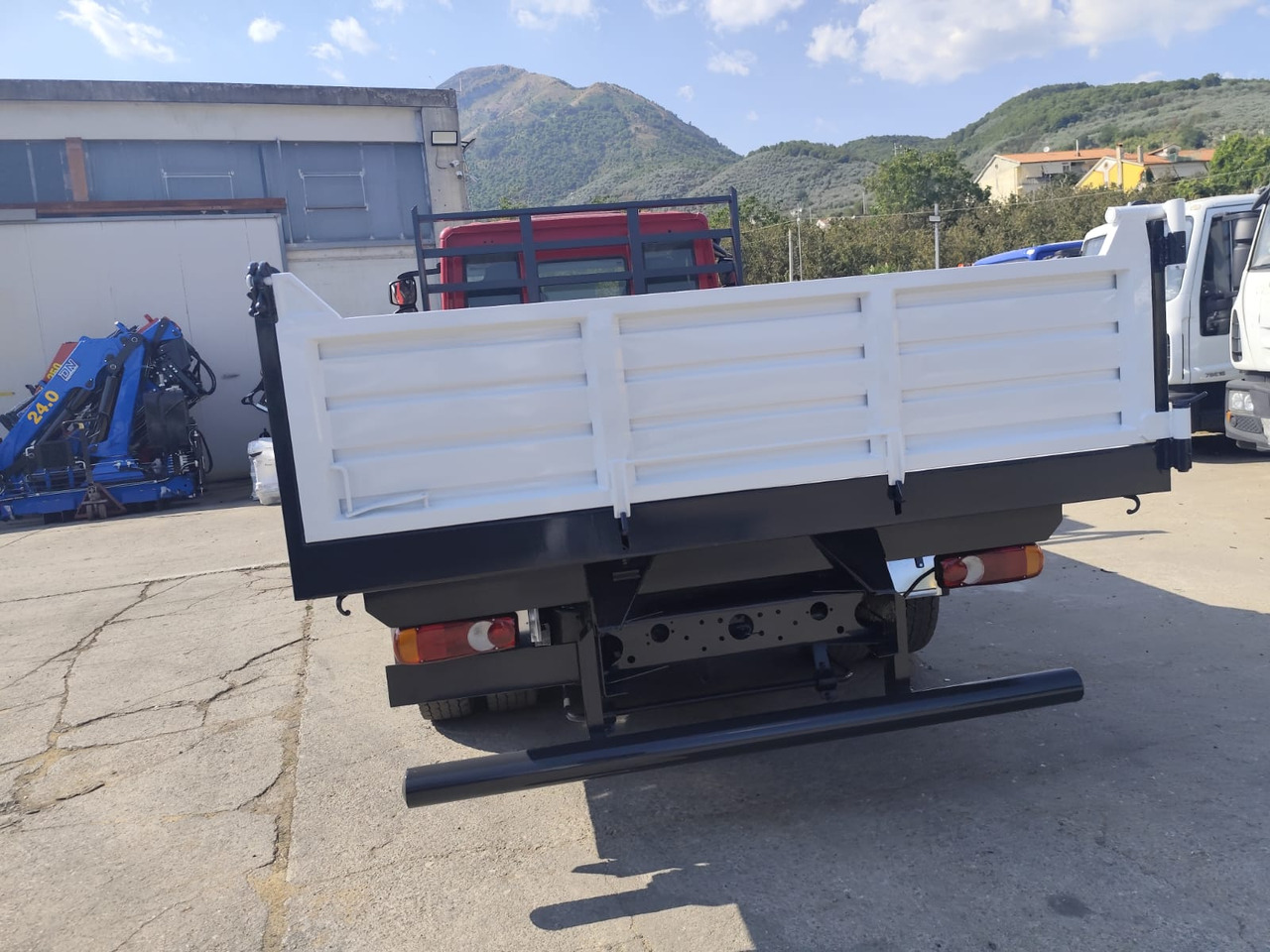 Camion şasiu IVECO EUROCARGO 80-190: Foto 7 Camion şasiu IVECO EUROCARGO 80-190: Foto 7