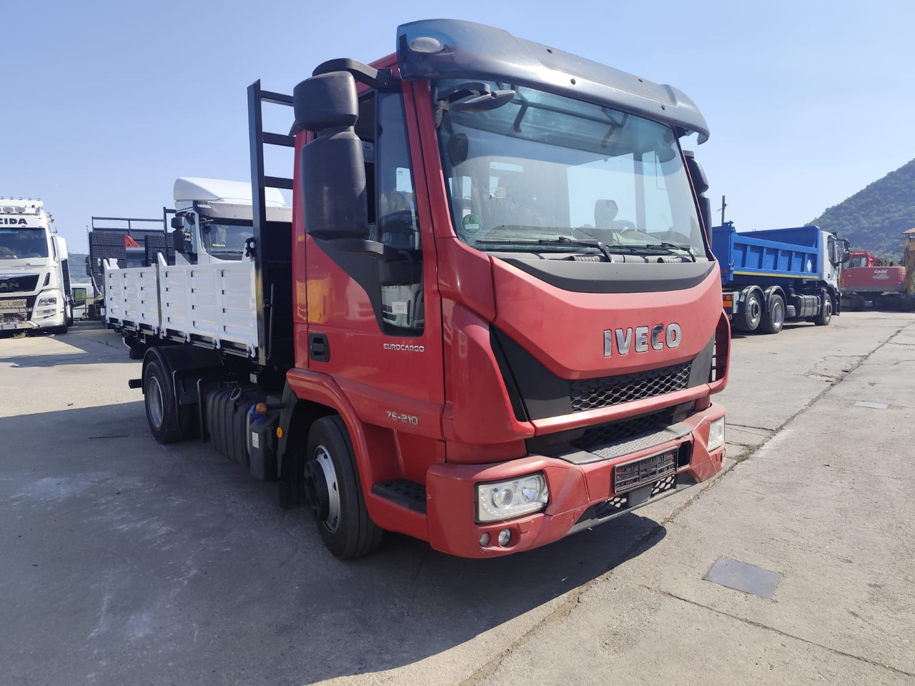 Camion şasiu IVECO EUROCARGO 80-190: Foto 14 Camion şasiu IVECO EUROCARGO 80-190: Foto 14