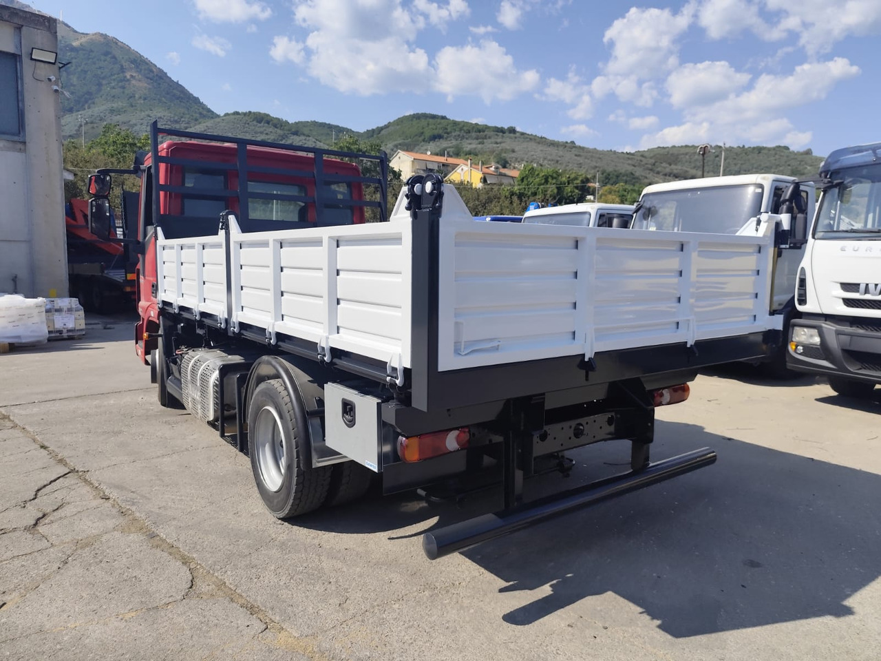 IVECO EUROCARGO 80-190 - Camion şasiu: Foto 5 IVECO EUROCARGO 80-190 - Camion şasiu: Foto 5