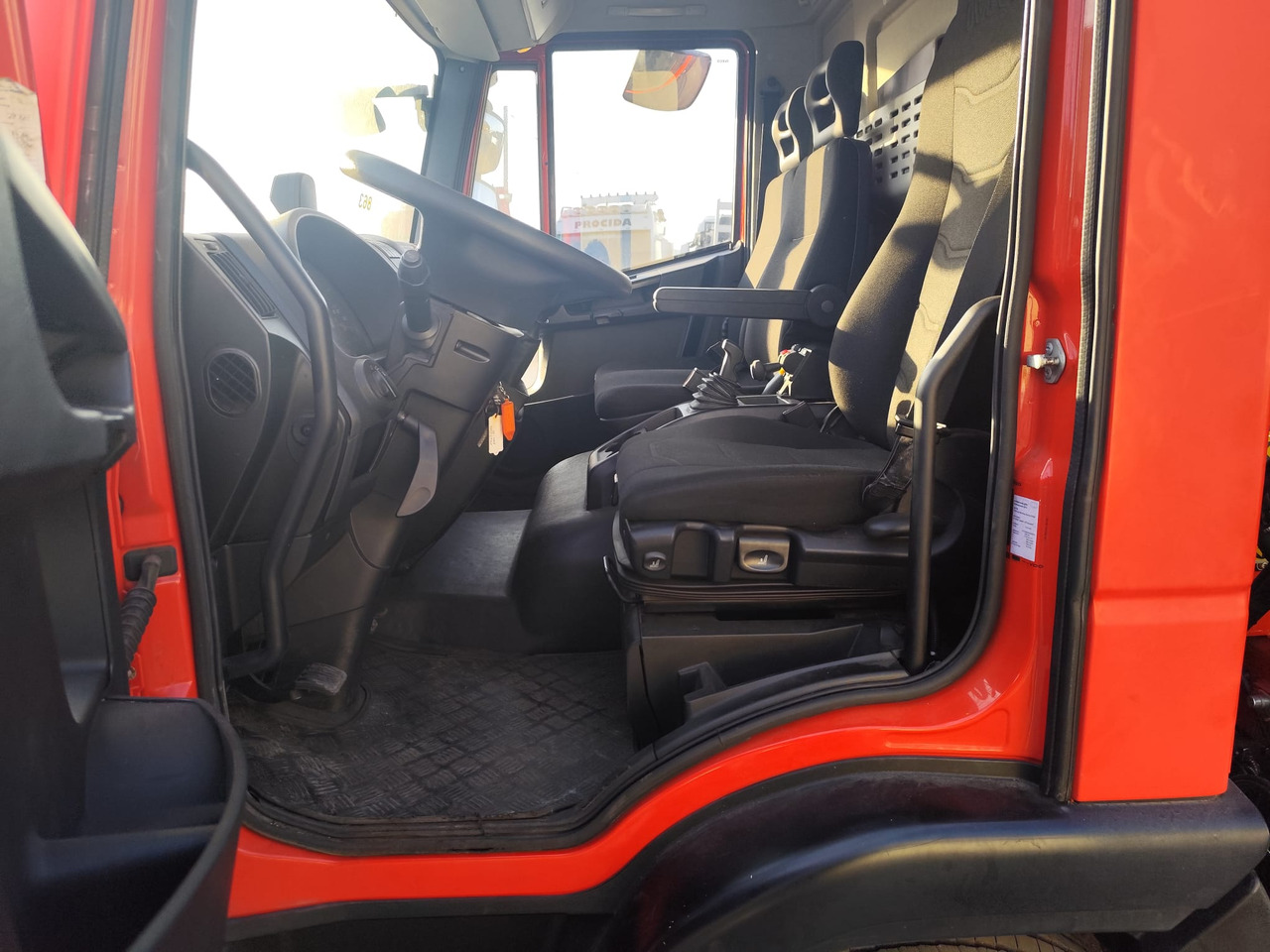 Camion cu macara, Camion basculantă IVECO EUROCARGO 80-190: Foto 24