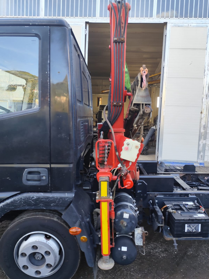 IVECO EUROCARGO 80E18 - Camion cu macara, Camion basculantă: Foto 4 IVECO EUROCARGO 80E18 - Camion cu macara, Camion basculantă: Foto 4