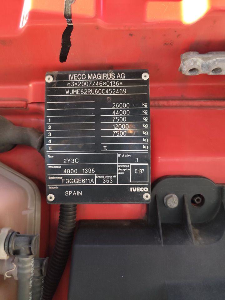 IVECO S-WAY AS260S48 Y - Camion platformă: Foto 3 IVECO S-WAY AS260S48 Y - Camion platformă: Foto 3