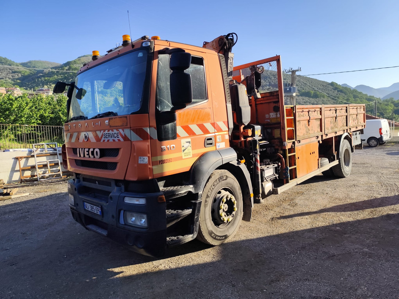 IVECO STRALIS 190S31 - Camion cu macara: Foto 1 IVECO STRALIS 190S31 - Camion cu macara: Foto 1