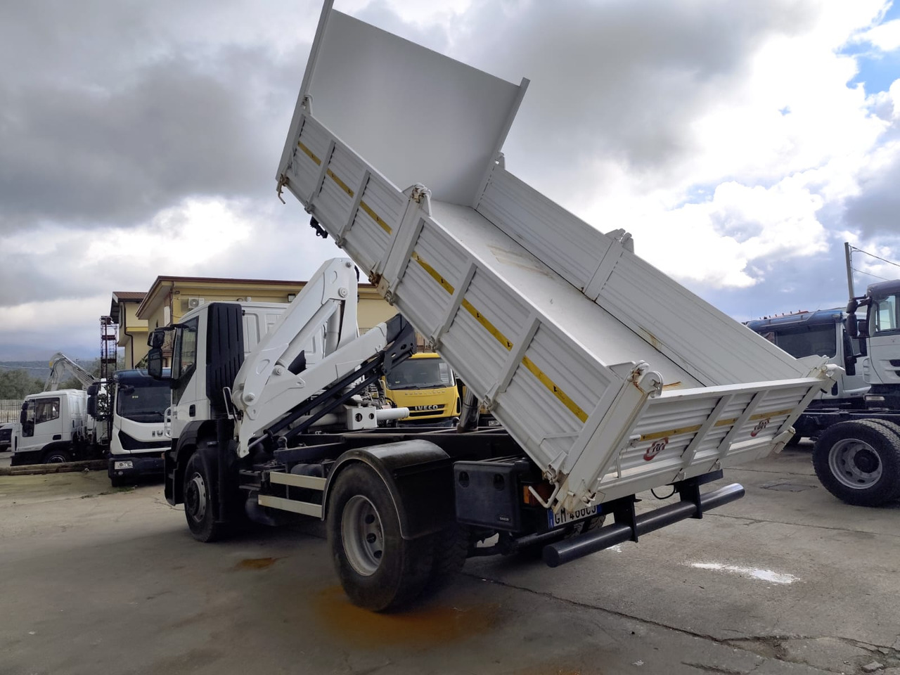 IVECO STRALIS AD 190S31P - Camion cu macara, Camion basculantă: Foto 5 IVECO STRALIS AD 190S31P - Camion cu macara, Camion basculantă: Foto 5