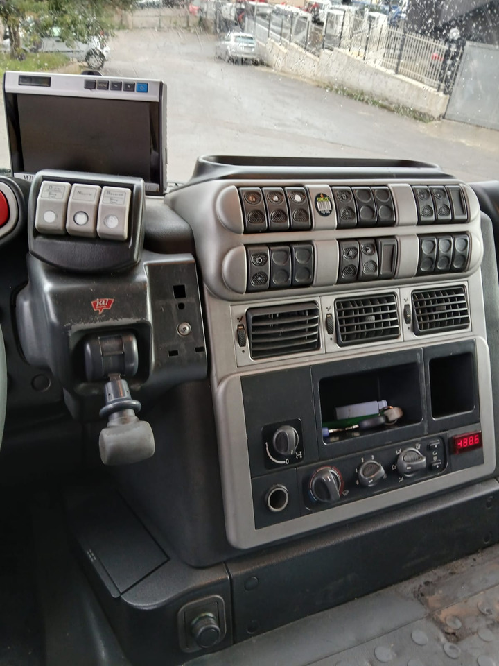 IVECO STRALIS AD 260S31 - Camion şasiu: Foto 3 IVECO STRALIS AD 260S31 - Camion şasiu: Foto 3