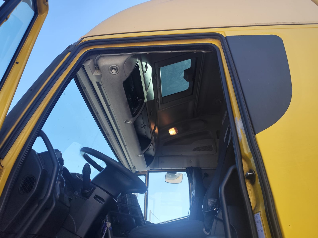 IVECO STRALIS CUBE AD260S42 - Camion platformă: Foto 2 IVECO STRALIS CUBE AD260S42 - Camion platformă: Foto 2