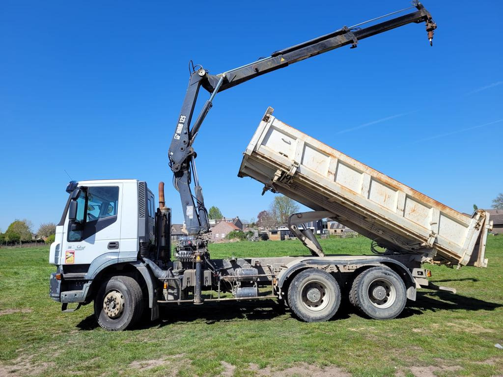 Camion cu macara, Camion basculantă IVECO TRAKKER 260T36: Foto 10 Camion cu macara, Camion basculantă IVECO TRAKKER 260T36: Foto 10