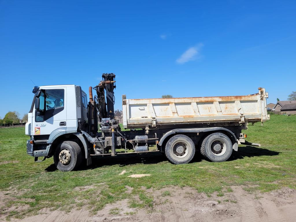 Camion cu macara, Camion basculantă IVECO TRAKKER 260T36: Foto 22 Camion cu macara, Camion basculantă IVECO TRAKKER 260T36: Foto 22