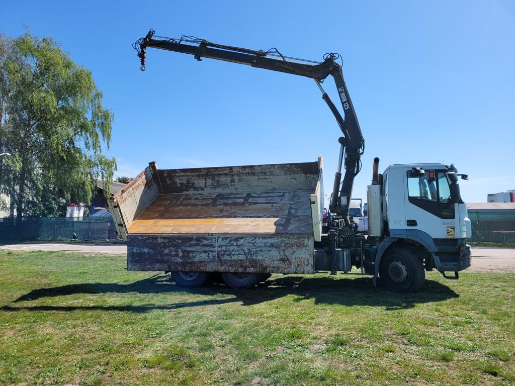 Camion cu macara, Camion basculantă IVECO TRAKKER 260T36: Foto 11 Camion cu macara, Camion basculantă IVECO TRAKKER 260T36: Foto 11