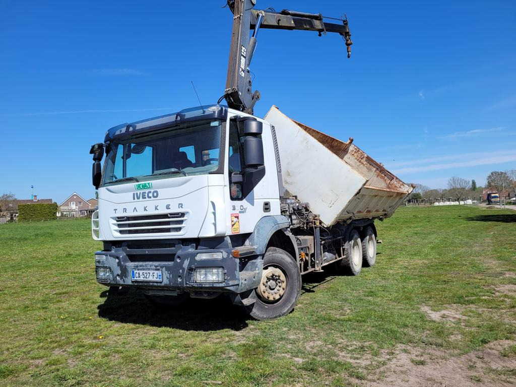 Camion cu macara, Camion basculantă IVECO TRAKKER 260T36: Foto 18 Camion cu macara, Camion basculantă IVECO TRAKKER 260T36: Foto 18