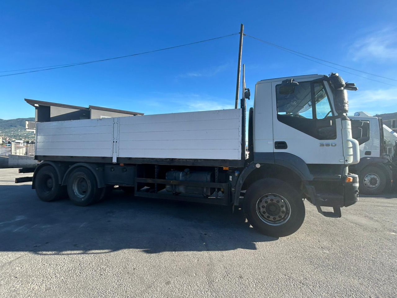 IVECO TRAKKER 260T36 - Camion platformă: Foto 5 IVECO TRAKKER 260T36 - Camion platformă: Foto 5