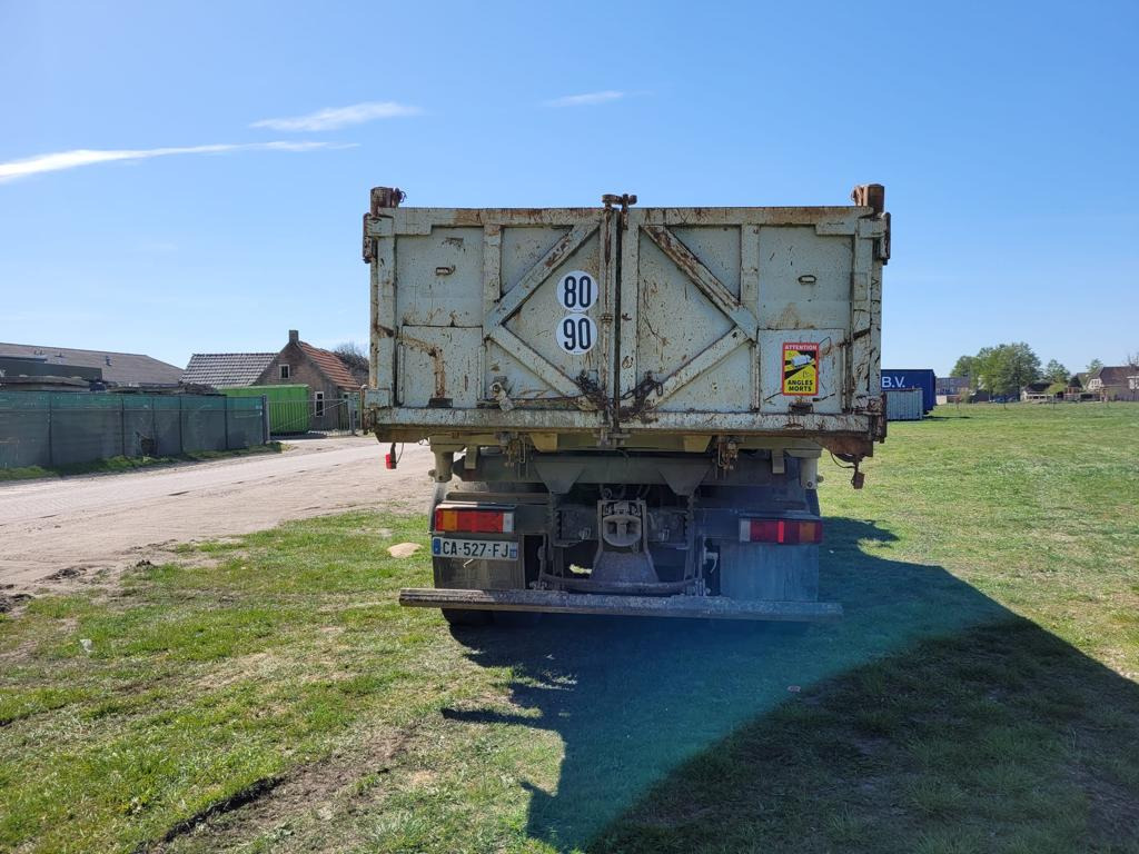 Camion cu macara, Camion basculantă IVECO TRAKKER 260T36: Foto 19 Camion cu macara, Camion basculantă IVECO TRAKKER 260T36: Foto 19