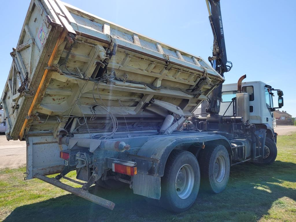 Camion cu macara, Camion basculantă IVECO TRAKKER 260T36: Foto 17 Camion cu macara, Camion basculantă IVECO TRAKKER 260T36: Foto 17