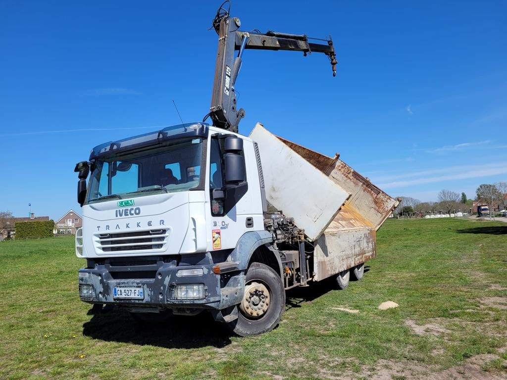 Camion cu macara, Camion basculantă IVECO TRAKKER 260T36: Foto 16 Camion cu macara, Camion basculantă IVECO TRAKKER 260T36: Foto 16