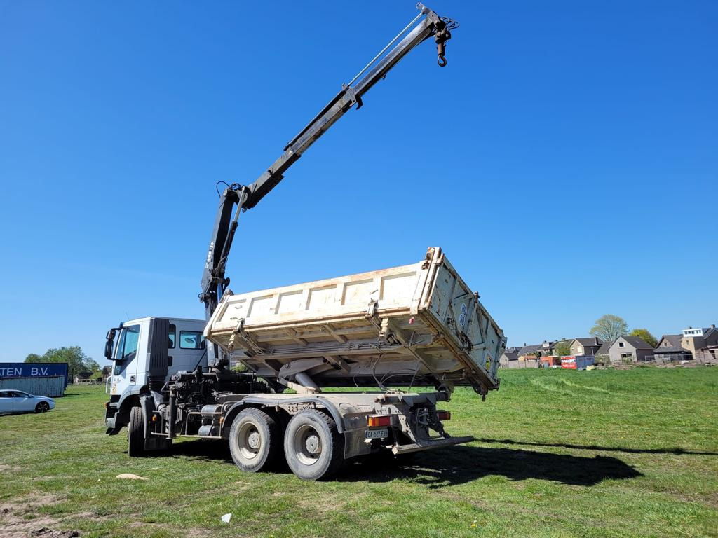 Camion cu macara, Camion basculantă IVECO TRAKKER 260T36: Foto 9 Camion cu macara, Camion basculantă IVECO TRAKKER 260T36: Foto 9