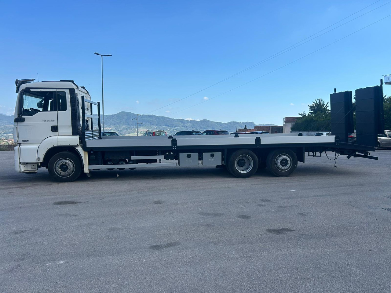 MAN TGS 26.360 - Camion platformă: Foto 2 MAN TGS 26.360 - Camion platformă: Foto 2
