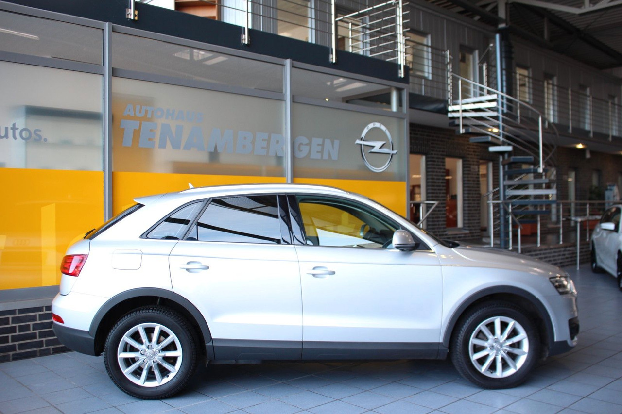 Audi Q3 2.0 TDI quattro Xenon Navi Sitzheizung AHK - SUV: Foto 3 Audi Q3 2.0 TDI quattro Xenon Navi Sitzheizung AHK - SUV: Foto 3
