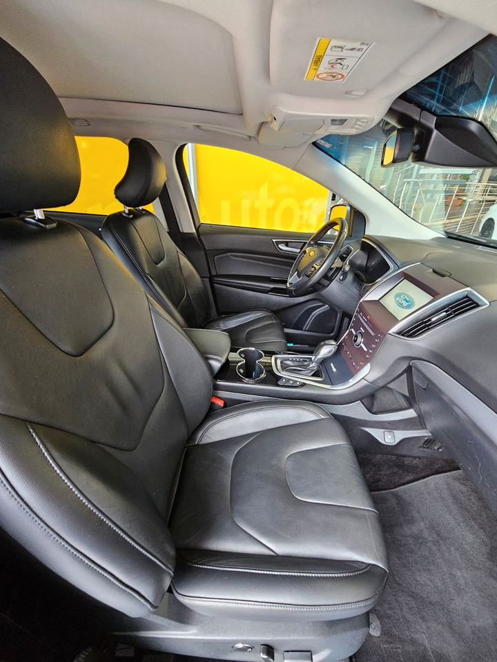 Ford Edge Titanium 4x4 AHK ACC SchiebeDach Navi LED - SUV: Foto 5 Ford Edge Titanium 4x4 AHK ACC SchiebeDach Navi LED - SUV: Foto 5