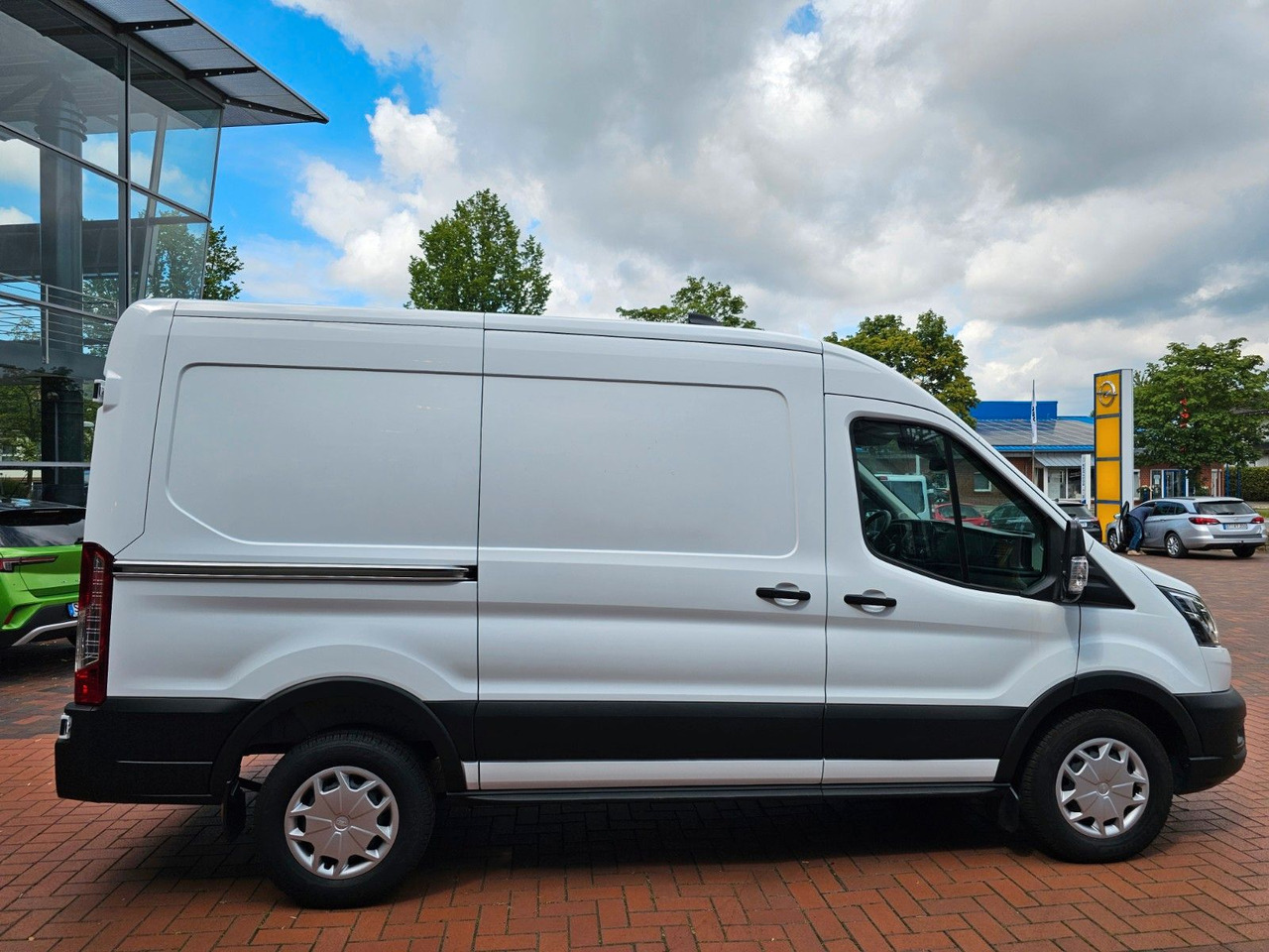 Ford Transit Kasten 350 L2H2 Trend Regalsystem Kamera - Dubă: Foto 5 Ford Transit Kasten 350 L2H2 Trend Regalsystem Kamera - Dubă: Foto 5