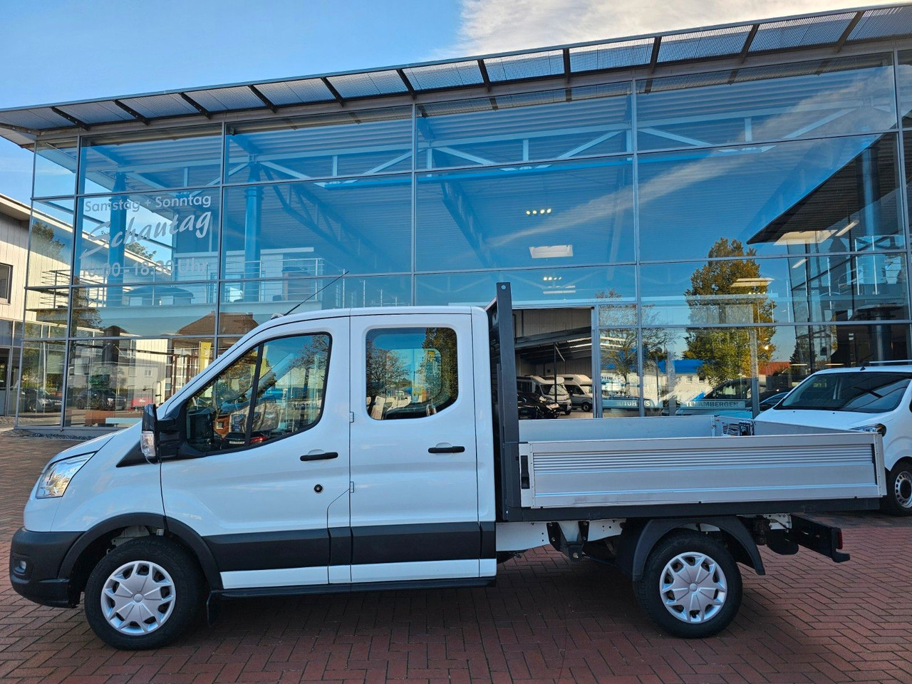 Ford Transit Pritsche 310 DoKa AHK Klima 7 Sitzer - Autoutilitară cu platformă, Autoutilitară cabină dublă: Foto 2 Ford Transit Pritsche 310 DoKa AHK Klima 7 Sitzer - Autoutilitară cu platformă, Autoutilitară cabină dublă: Foto 2