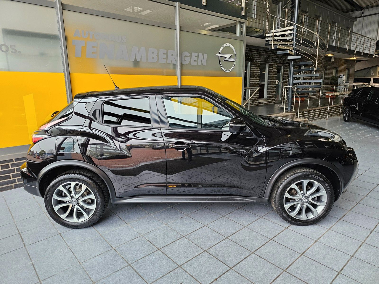 Nissan Juke 1.2 DIG-T 360 / Navi / Ganzjahresreifen - SUV: Foto 3 Nissan Juke 1.2 DIG-T 360 / Navi / Ganzjahresreifen - SUV: Foto 3