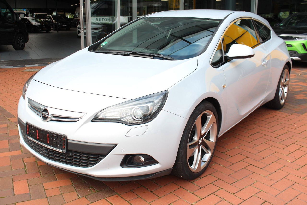 Opel Astra J GTC Innovation - Automobil: Foto 1 Opel Astra J GTC Innovation - Automobil: Foto 1