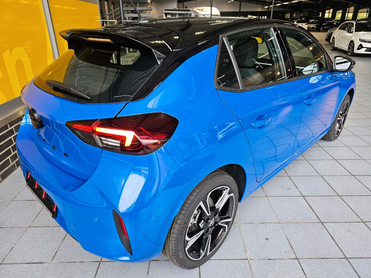 Opel Corsa F 1.2 GS AT-8 Lenkradheizg. Kamera LED ACC - Berlină/ Sedan: Foto 4 Opel Corsa F 1.2 GS AT-8 Lenkradheizg. Kamera LED ACC - Berlină/ Sedan: Foto 4