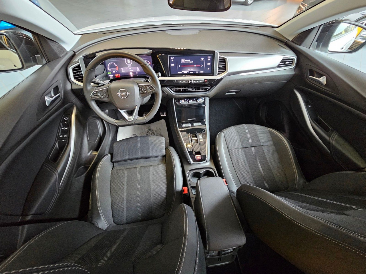Opel Grandland Elegance AT-8 Navi Kamera LED - SUV: Foto 5 Opel Grandland Elegance AT-8 Navi Kamera LED - SUV: Foto 5