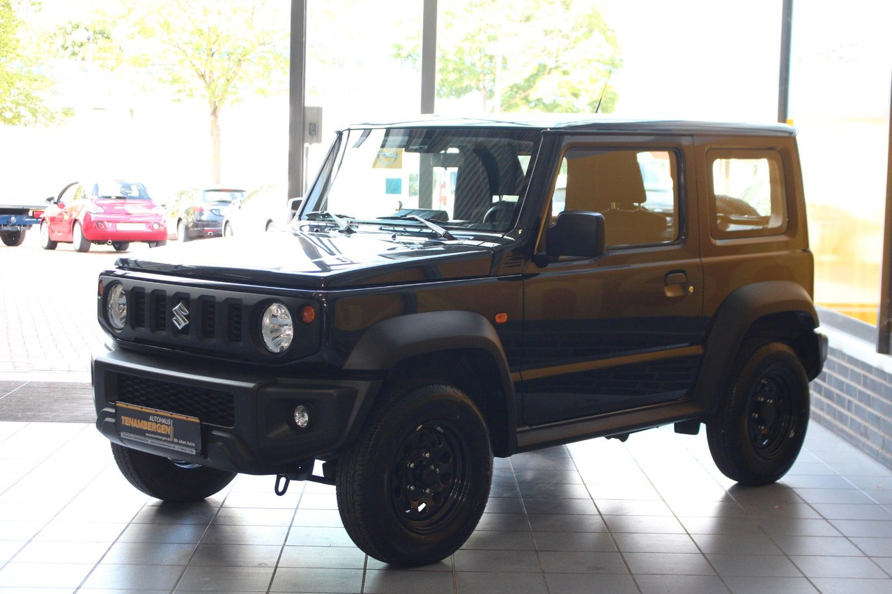 Suzuki Jimny zuschaltbarer Allradantrieb Allgrip - SUV: Foto 4 Suzuki Jimny zuschaltbarer Allradantrieb Allgrip - SUV: Foto 4