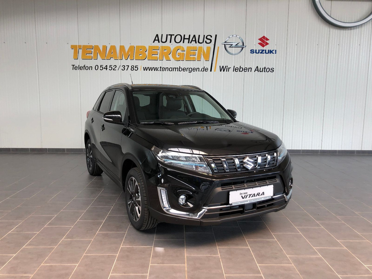 Suzuki Vitara 1.5 Hybrid Comfort+Automatik/ Panor.-Dach - SUV: Foto 1 Suzuki Vitara 1.5 Hybrid Comfort+Automatik/ Panor.-Dach - SUV: Foto 1