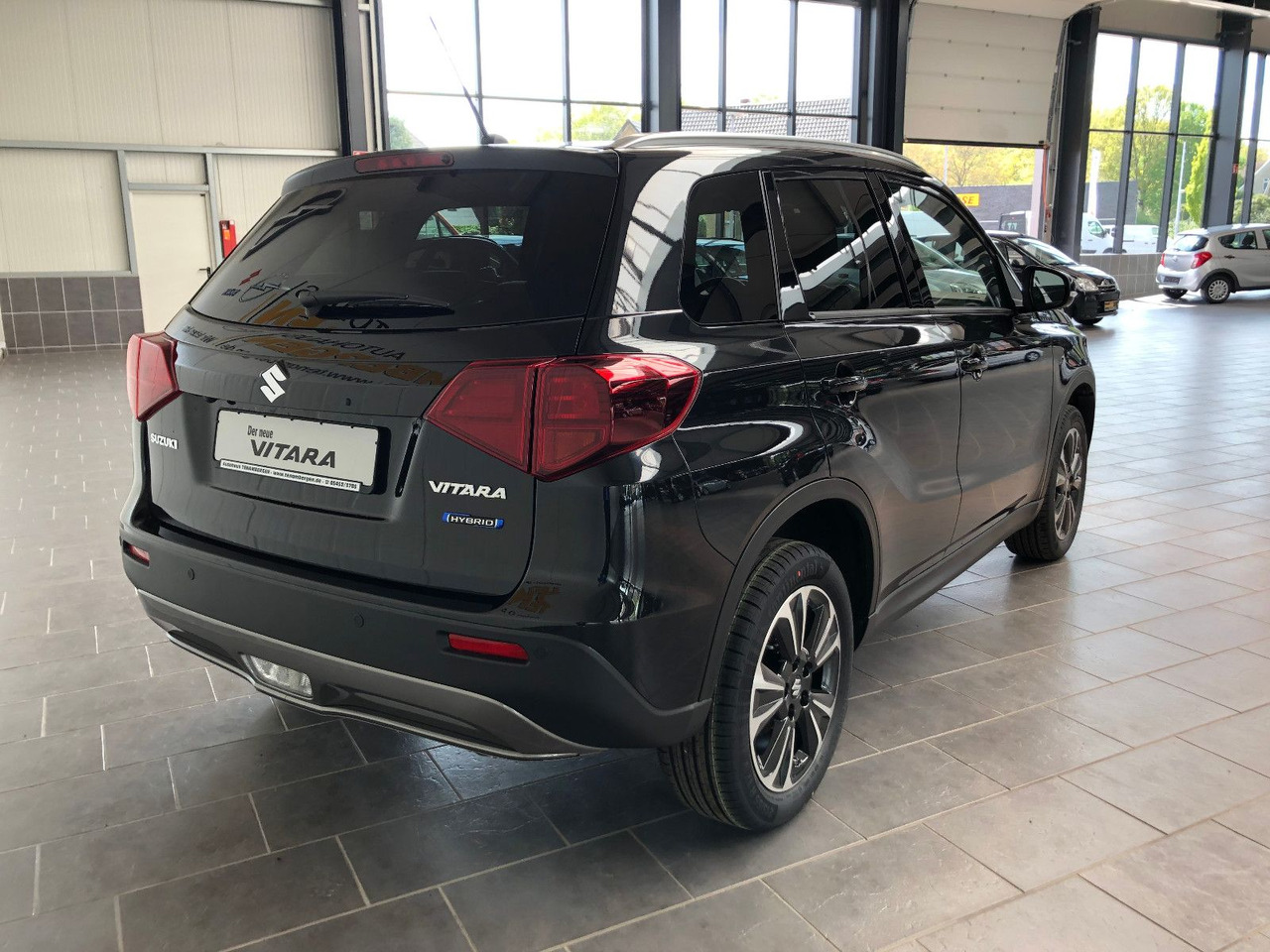 Suzuki Vitara 1.5 Hybrid Comfort+Automatik/ Panor.-Dach - SUV: Foto 3 Suzuki Vitara 1.5 Hybrid Comfort+Automatik/ Panor.-Dach - SUV: Foto 3