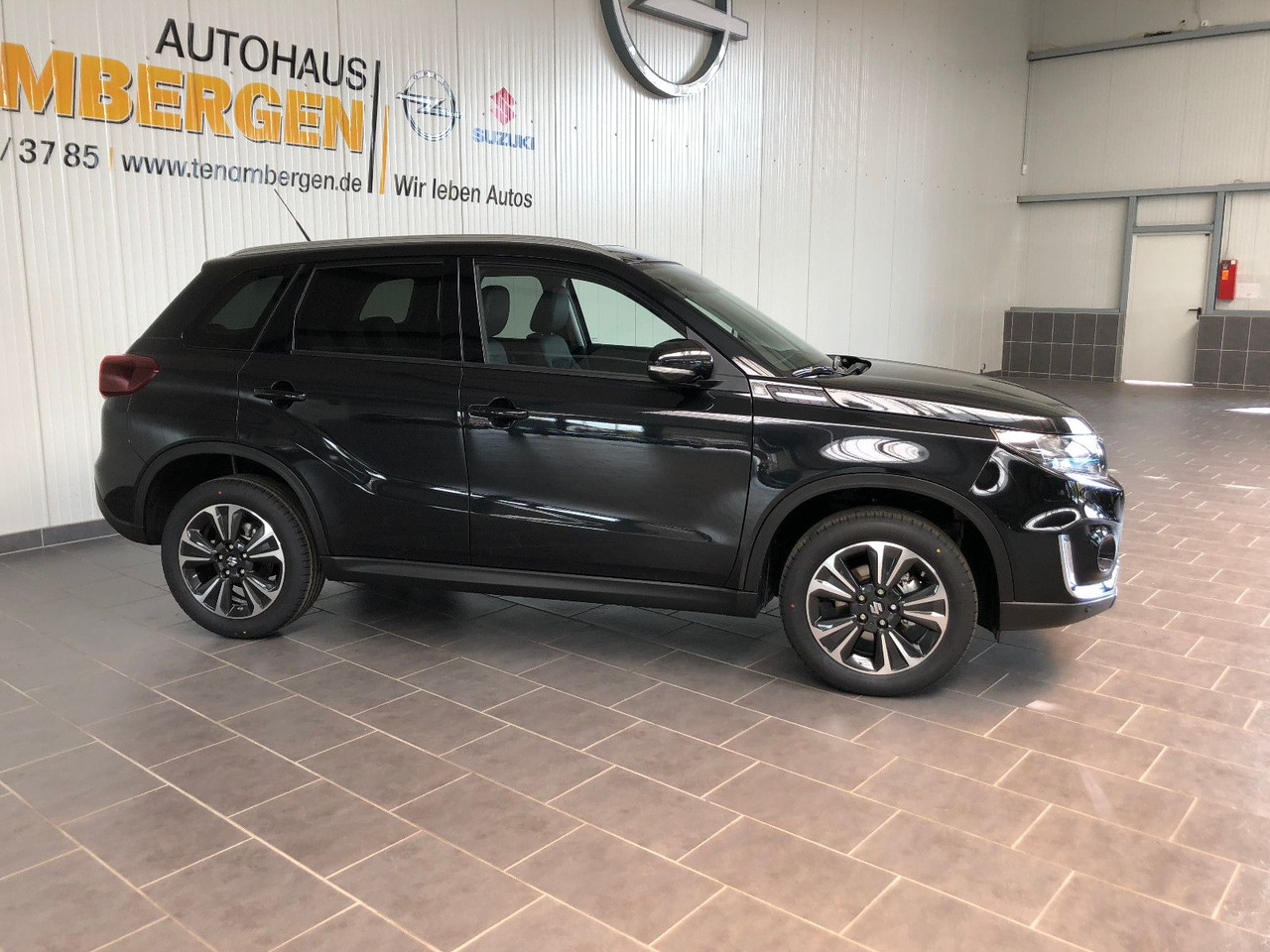 Suzuki Vitara 1.5 Hybrid Comfort+Automatik/ Panor.-Dach - SUV: Foto 2 Suzuki Vitara 1.5 Hybrid Comfort+Automatik/ Panor.-Dach - SUV: Foto 2