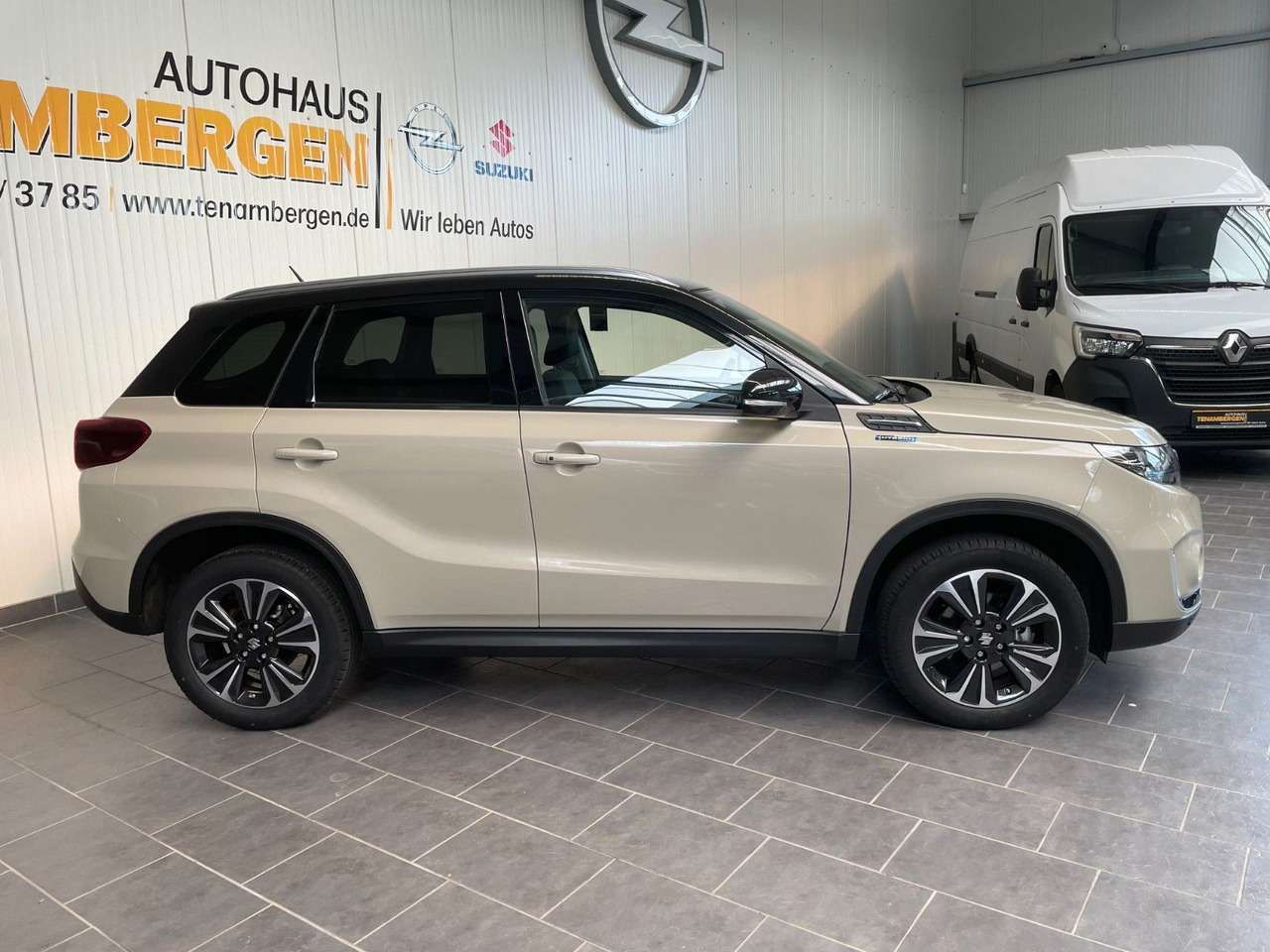 Suzuki Vitara 1.5 Mild-Hybrid Comfort+ 4x2 LED DAB+ ACC - SUV: Foto 2 Suzuki Vitara 1.5 Mild-Hybrid Comfort+ 4x2 LED DAB+ ACC - SUV: Foto 2