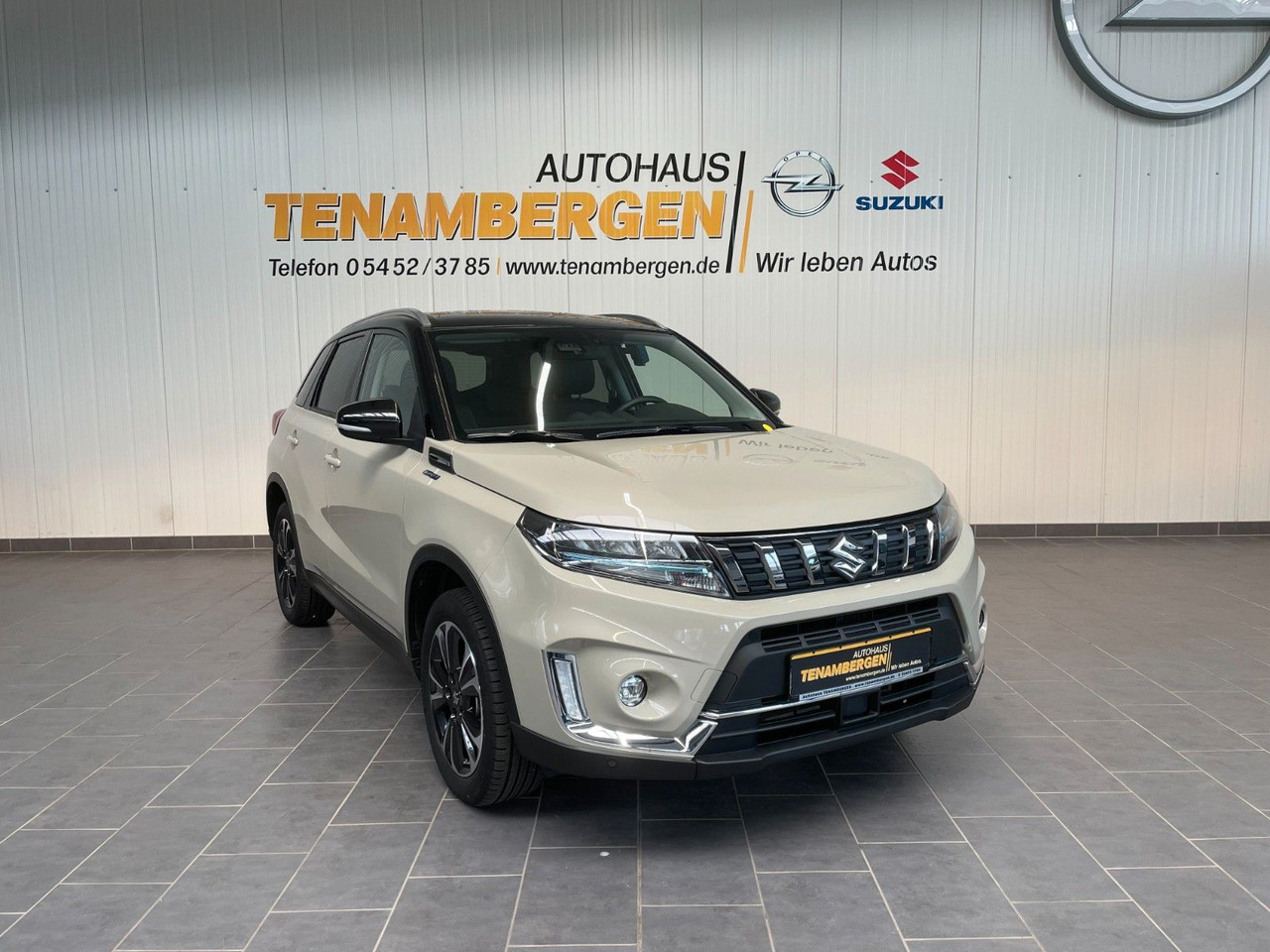 Suzuki Vitara 1.5 Mild-Hybrid Comfort+ 4x2 LED DAB+ ACC - SUV: Foto 1 Suzuki Vitara 1.5 Mild-Hybrid Comfort+ 4x2 LED DAB+ ACC - SUV: Foto 1