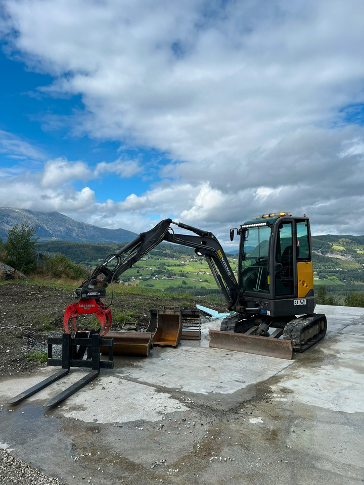 Volvo ECR25D - Excavator: Foto 1 Volvo ECR25D - Excavator: Foto 1
