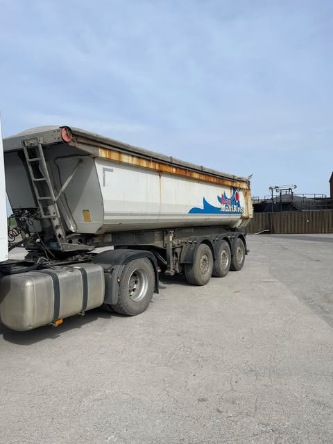 SCHMITZ SGF*S3 - Semiremorcă basculantă: Foto 1 SCHMITZ SGF*S3 - Semiremorcă basculantă: Foto 1