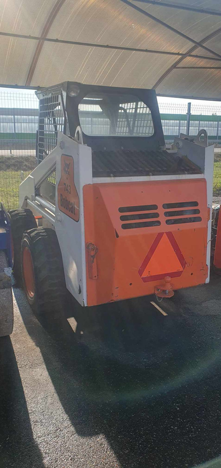 BOBCAT 743 - Mini încărcător: Foto 2 BOBCAT 743 - Mini încărcător: Foto 2