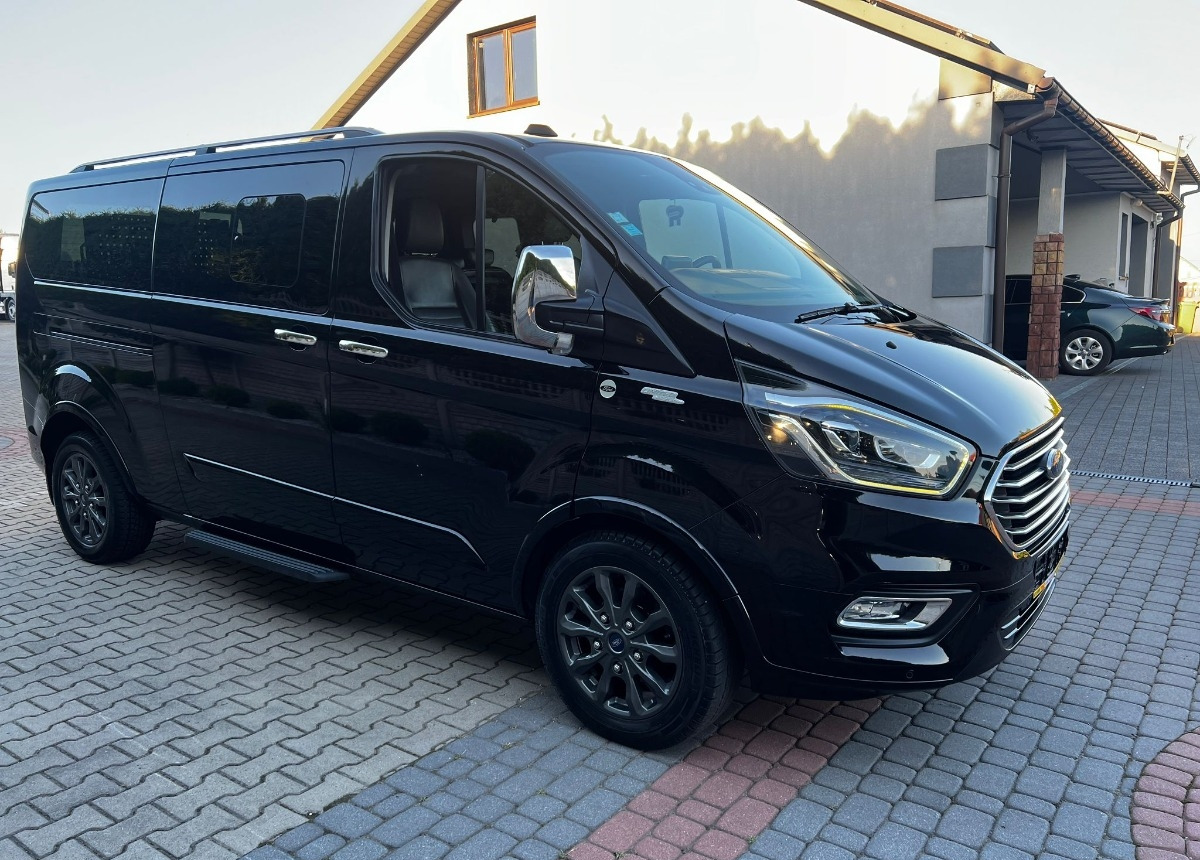 Ford Tourneo Custom Turneo Tytanium X specjalistyczny dla Inwalidów - Microbuz, Transport persoane: Foto 3 Ford Tourneo Custom Turneo Tytanium X specjalistyczny dla Inwalidów - Microbuz, Transport persoane: Foto 3