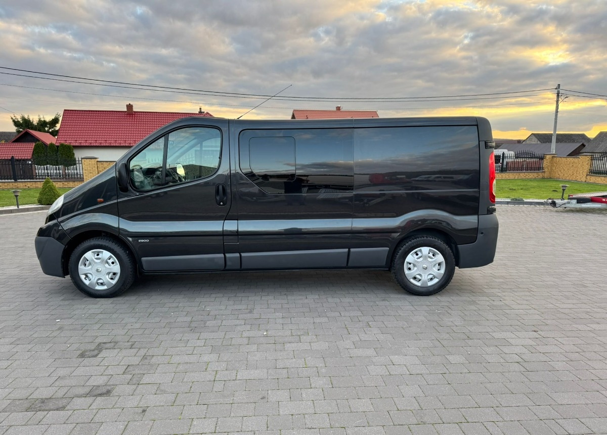 Opel Vivaro Doka Long 2.5 150 ps. L2 H1 - Autoutilitară cabină dublă: Foto 2 Opel Vivaro Doka Long 2.5 150 ps. L2 H1 - Autoutilitară cabină dublă: Foto 2