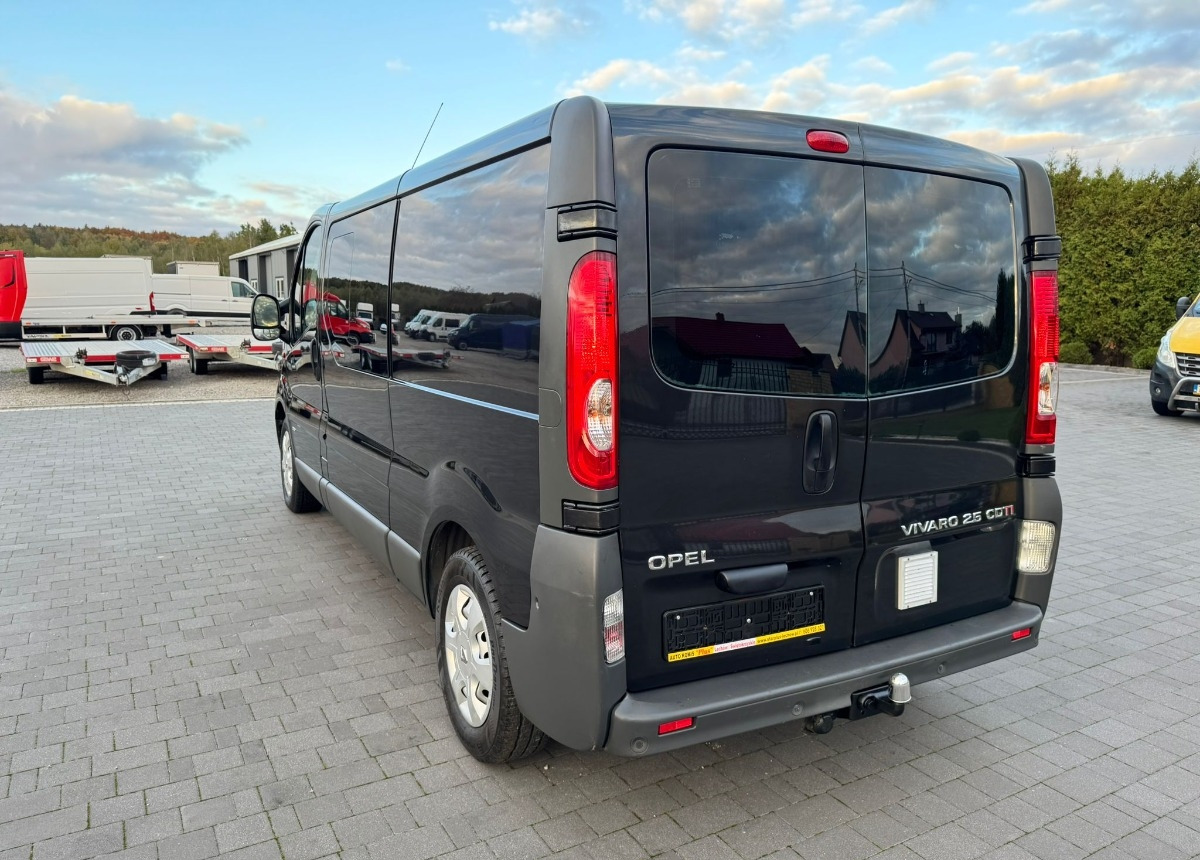Autoutilitară cabină dublă Opel Vivaro Doka Long 2.5 150 ps. L2 H1: Foto 15 Autoutilitară cabină dublă Opel Vivaro Doka Long 2.5 150 ps. L2 H1: Foto 15